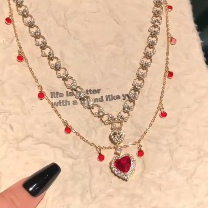 Collar "Corazón Brillante" – Un Símbolo de Elegancia y Distinción